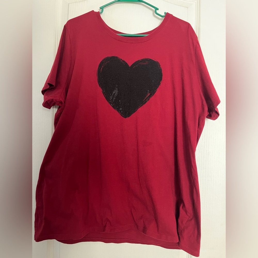 Torrid T shirt. Heart design. 2X